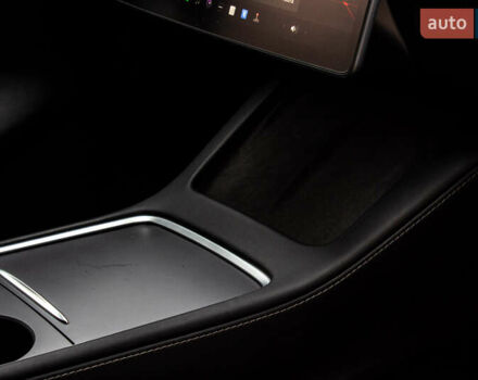 Білий Тесла Model Y, об'ємом двигуна 0 л та пробігом 11 тис. км за 30000 $, фото 36 на Automoto.ua