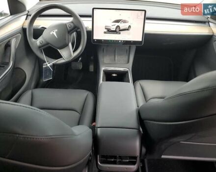 Белый Тесла Model Y, объемом двигателя 0 л и пробегом 77 тыс. км за 14000 $, фото 7 на Automoto.ua