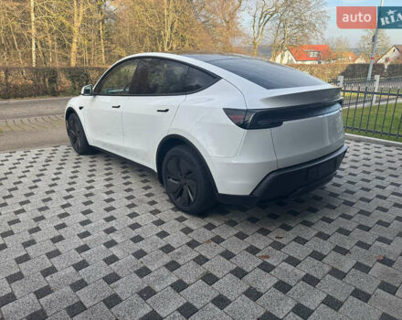 Белый Тесла Model Y, объемом двигателя 0 л и пробегом 1 тыс. км за 61141 $, фото 3 на Automoto.ua