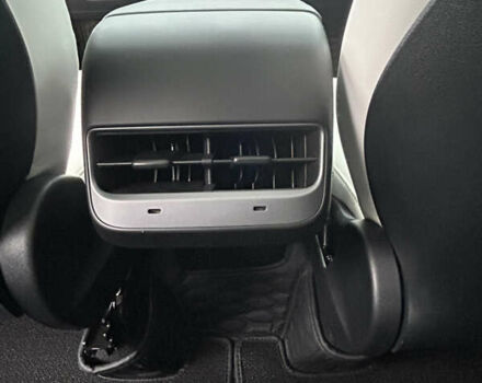 Белый Тесла Model Y, объемом двигателя 0 л и пробегом 6 тыс. км за 33999 $, фото 18 на Automoto.ua