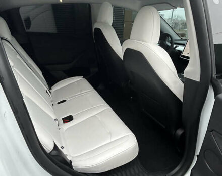 Белый Тесла Model Y, объемом двигателя 0 л и пробегом 6 тыс. км за 33999 $, фото 10 на Automoto.ua