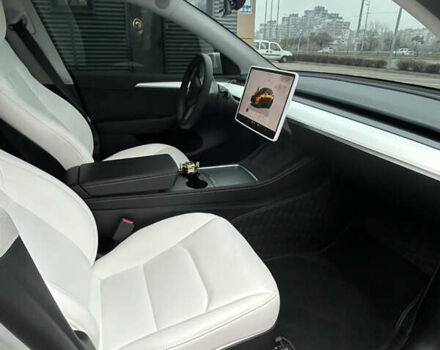 Белый Тесла Model Y, объемом двигателя 0 л и пробегом 6 тыс. км за 33999 $, фото 9 на Automoto.ua