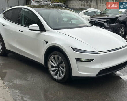Белый Тесла Model Y, объемом двигателя 0 л и пробегом 1 тыс. км за 58999 $, фото 1 на Automoto.ua