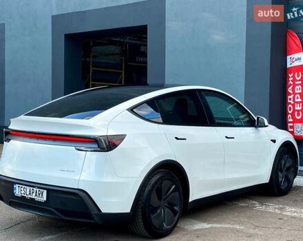 Белый Тесла Model Y, объемом двигателя 0 л и пробегом 1 тыс. км за 63216 $, фото 8 на Automoto.ua