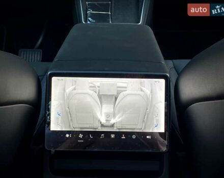 Белый Тесла Model Y, объемом двигателя 0 л и пробегом 1 тыс. км за 63216 $, фото 15 на Automoto.ua