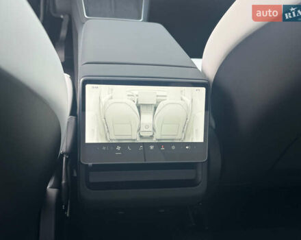 Белый Тесла Model Y, объемом двигателя 0 л и пробегом 1 тыс. км за 61141 $, фото 26 на Automoto.ua