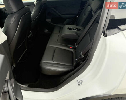 Белый Тесла Model Y, объемом двигателя 0 л и пробегом 1 тыс. км за 35500 $, фото 10 на Automoto.ua