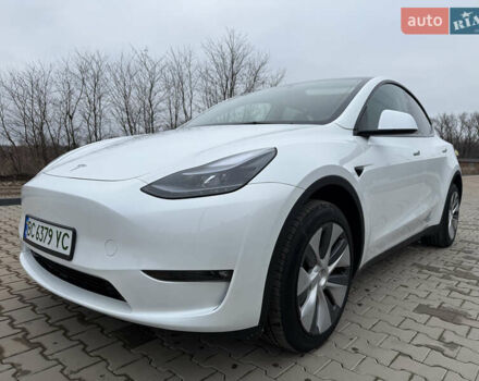 Белый Тесла Model Y, объемом двигателя 0 л и пробегом 1 тыс. км за 35500 $, фото 1 на Automoto.ua