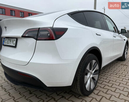 Белый Тесла Model Y, объемом двигателя 0 л и пробегом 1 тыс. км за 35500 $, фото 3 на Automoto.ua