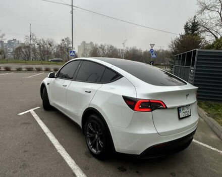 Белый Тесла Model Y, объемом двигателя 0 л и пробегом 6 тыс. км за 33999 $, фото 6 на Automoto.ua