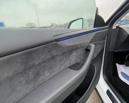 Білий Тесла Model Y, об'ємом двигуна 0 л та пробігом 2 тис. км за 63500 $, фото 11 на Automoto.ua