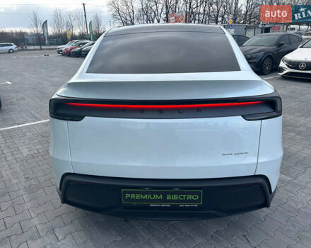 Белый Тесла Model Y, объемом двигателя 0 л и пробегом 1 тыс. км за 63500 $, фото 2 на Automoto.ua