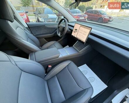 Білий Тесла Model Y, об'ємом двигуна 0 л та пробігом 1 тис. км за 63784 $, фото 8 на Automoto.ua