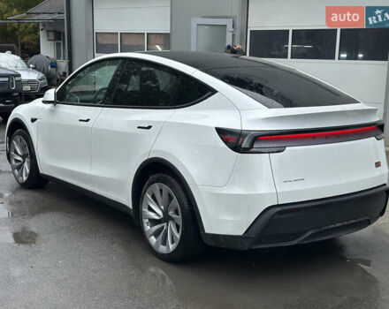 Белый Тесла Model Y, объемом двигателя 0 л и пробегом 1 тыс. км за 58999 $, фото 3 на Automoto.ua