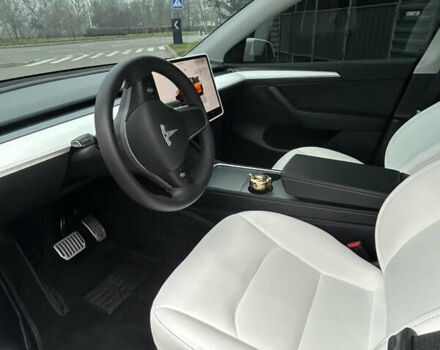 Белый Тесла Model Y, объемом двигателя 0 л и пробегом 6 тыс. км за 33999 $, фото 13 на Automoto.ua