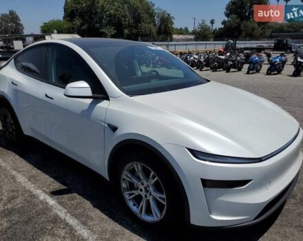 Белый Тесла Model Y, объемом двигателя 0 л и пробегом 5 тыс. км за 16000 $, фото 3 на Automoto.ua
