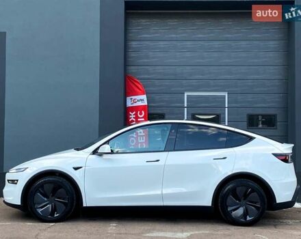 Белый Тесла Model Y, объемом двигателя 0 л и пробегом 1 тыс. км за 63216 $, фото 4 на Automoto.ua
