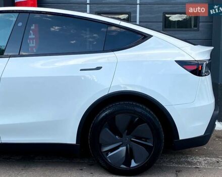 Белый Тесла Model Y, объемом двигателя 0 л и пробегом 1 тыс. км за 63216 $, фото 5 на Automoto.ua