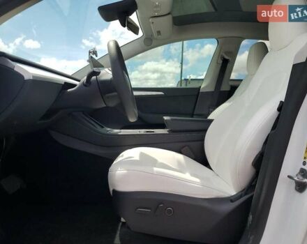 Білий Тесла Model Y, об'ємом двигуна 0 л та пробігом 37 тис. км за 15000 $, фото 6 на Automoto.ua