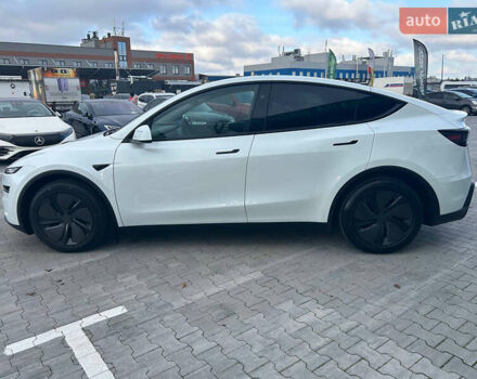 Белый Тесла Model Y, объемом двигателя 0 л и пробегом 1 тыс. км за 63500 $, фото 6 на Automoto.ua