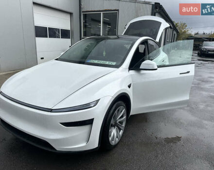 Белый Тесла Model Y, объемом двигателя 0 л и пробегом 1 тыс. км за 58999 $, фото 13 на Automoto.ua