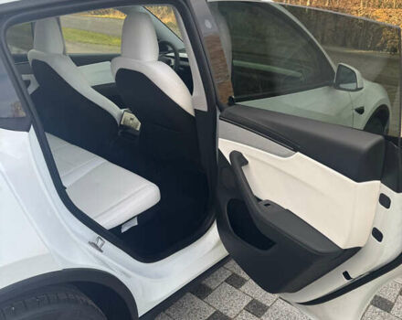 Белый Тесла Model Y, объемом двигателя 0 л и пробегом 1 тыс. км за 61141 $, фото 21 на Automoto.ua