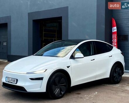 Белый Тесла Model Y, объемом двигателя 0 л и пробегом 1 тыс. км за 63216 $, фото 2 на Automoto.ua