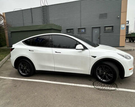 Белый Тесла Model Y, объемом двигателя 0 л и пробегом 6 тыс. км за 33999 $, фото 3 на Automoto.ua