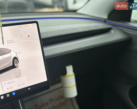Белый Тесла Model Y, объемом двигателя 0 л и пробегом 1 тыс. км за 58999 $, фото 18 на Automoto.ua