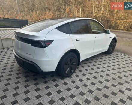 Белый Тесла Model Y, объемом двигателя 0 л и пробегом 1 тыс. км за 61141 $, фото 6 на Automoto.ua
