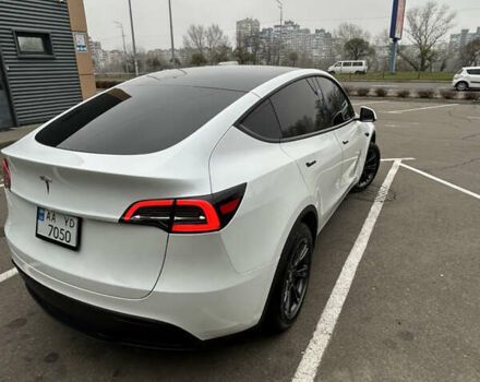 Белый Тесла Model Y, объемом двигателя 0 л и пробегом 6 тыс. км за 33999 $, фото 8 на Automoto.ua