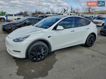 Белый Тесла Model Y, объемом двигателя 0 л и пробегом 160 тыс. км за 7500 $, фото 1 на Automoto.ua