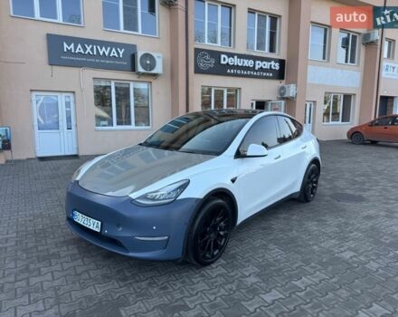 Белый Тесла Model Y, объемом двигателя 0 л и пробегом 187 тыс. км за 18700 $, фото 1 на Automoto.ua