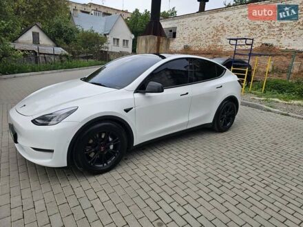 Тесла Model Y 2020 в Тернополе на Automoto.ua Белый Тесла Model Y, объемом двигателя 0 л и пробегом 74 тыс. км за 23000 $, фото 1 на Automoto.ua