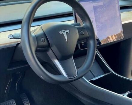 Белый Тесла Model Y, объемом двигателя 0 л и пробегом 137 тыс. км за 24900 $, фото 1 на Automoto.ua