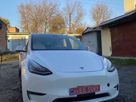 Белый Тесла Model Y, объемом двигателя 0 л и пробегом 21 тыс. км за 19500 $, фото 1 на Automoto.ua