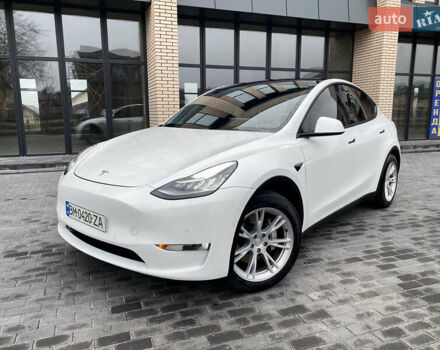 Белый Тесла Model Y, объемом двигателя 0 л и пробегом 105 тыс. км за 22500 $, фото 1 на Automoto.ua