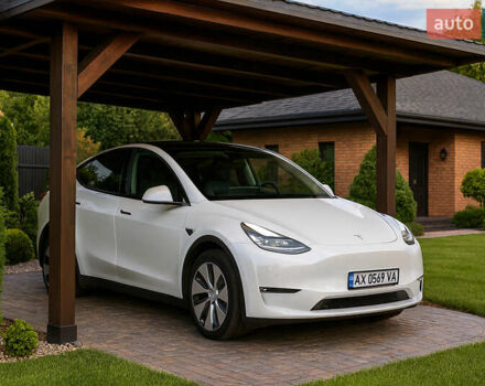 Белый Тесла Model Y, объемом двигателя 0 л и пробегом 116 тыс. км за 21700 $, фото 1 на Automoto.ua