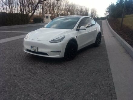 Белый Тесла Model Y, объемом двигателя 0 л и пробегом 76 тыс. км за 25000 $, фото 1 на Automoto.ua