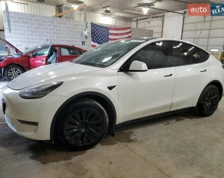 Белый Тесла Model Y, объемом двигателя 0 л и пробегом 134 тыс. км за 6800 $, фото 1 на Automoto.ua