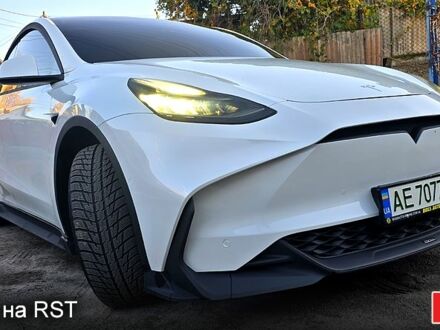 Белый Тесла Model Y, объемом двигателя 0 л и пробегом 67 тыс. км за 26500 $, фото 1 на Automoto.ua
