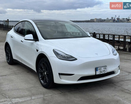 Белый Тесла Model Y, объемом двигателя 0 л и пробегом 77 тыс. км за 20000 $, фото 1 на Automoto.ua