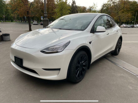 Білий Тесла Model Y, об'ємом двигуна 0 л та пробігом 10 тис. км за 64900 $, фото 1 на Automoto.ua