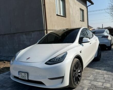Белый Тесла Model Y, объемом двигателя 0 л и пробегом 120 тыс. км за 24000 $, фото 1 на Automoto.ua