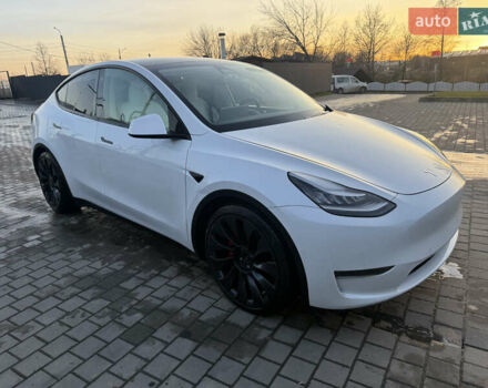 Білий Тесла Model Y, об'ємом двигуна 0 л та пробігом 65 тис. км за 19600 $, фото 1 на Automoto.ua
