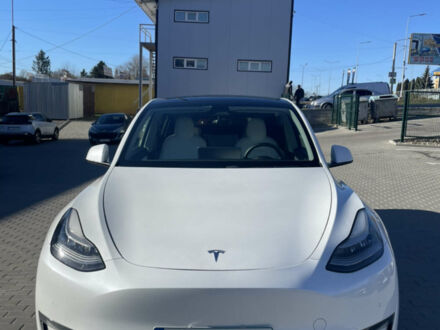 Белый Тесла Model Y, объемом двигателя 0 л и пробегом 158 тыс. км за 26000 $, фото 1 на Automoto.ua
