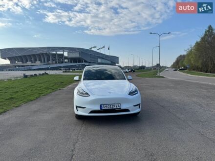 Белый Тесла Model Y, объемом двигателя 0 л и пробегом 141 тыс. км за 19950 $, фото 1 на Automoto.ua