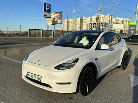 Белый Тесла Model Y, объемом двигателя 0 л и пробегом 63 тыс. км за 30500 $, фото 1 на Automoto.ua