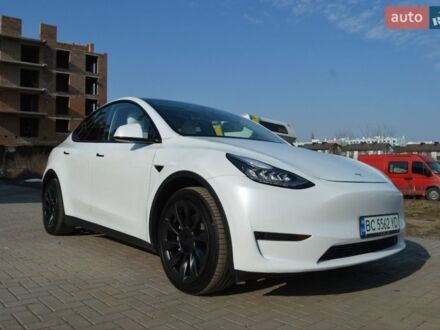 Белый Тесла Model Y, объемом двигателя 0 л и пробегом 130 тыс. км за 25000 $, фото 1 на Automoto.ua