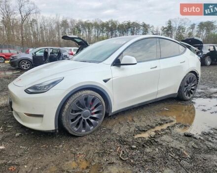 Белый Тесла Model Y, объемом двигателя 0 л и пробегом 107 тыс. км за 5000 $, фото 1 на Automoto.ua